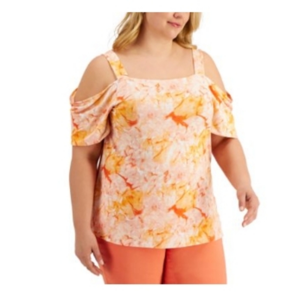 JM COLLECTION Cold Shoulder Top 🎉HP🎉 2x